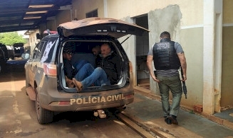 Defron prende trio com 58 quilos de skunk em Ponta Porã.