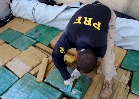 Ação no interior de SP termina com três douradenses presos com drogas.