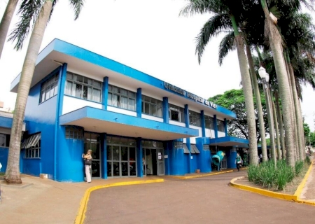 Dourados tem nove moradores locais e 10 de outras cidades na fila por UTI Covid.