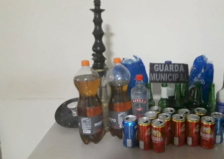 GUARDA MUNICIPAL ENCERRA FESTA CLANDESTINA DURANTE A MADRUGADA EM DOURADOS.