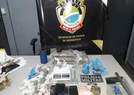 Traficante responsável por droga encontrada em residência usava tornozeleira eletrônica.