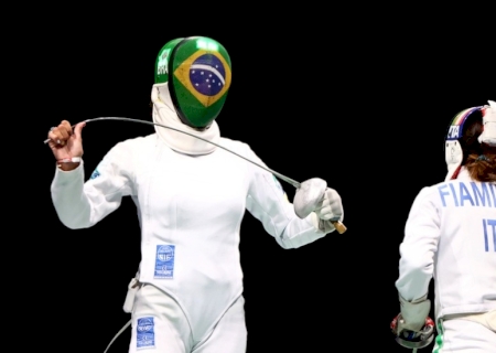 Nathalie Moellhausen cai na estreia para vice-campeã olímpica e dá adeus aos Jogos de Tóquio