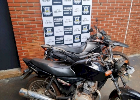 GUARDA MUNICIPAL RECUPERA DUAS MOTOS FURTADAS EM DOURADOS.