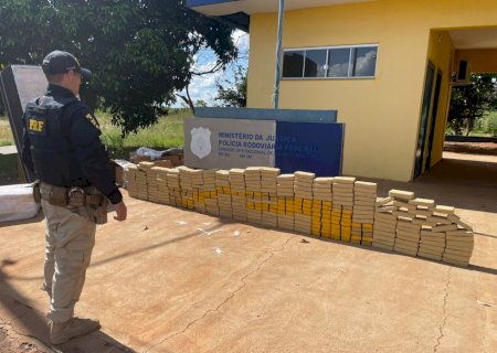 PRF apreende em Água Clara 267,1 Kg de cocaína e diversos fardos de produtos contrabandeados