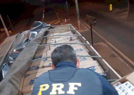 PRF apreende 350 mil maços de cigarros contrabandeados em Rio Brilhante (MS)
