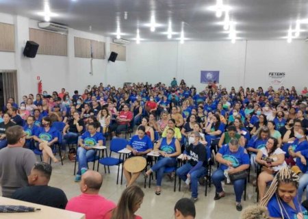 Educadores suspendem greve na Rede Municipal