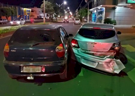 Motoristas bêbados causam acidentes e são presos em Dourados
