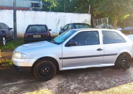 Polícia estoura pneus de carro para impedir fuga de traficantes na BR 163