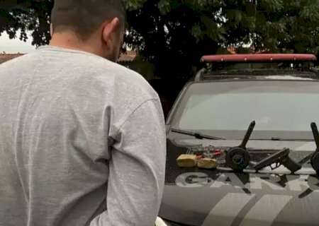 Suspeito de integrar grupos de extermínio é preso com arma e droga