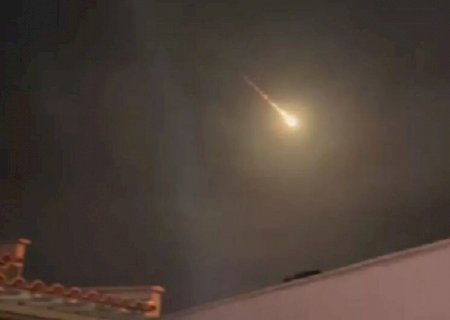 Meteoro cruza o céu de Goiás, provoca clarão, tremor e surpresa