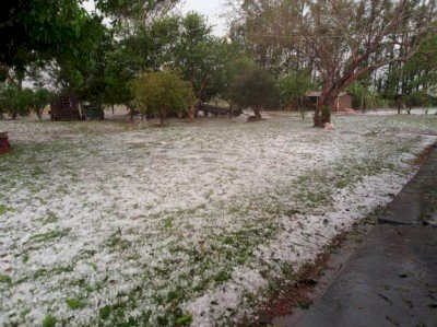 Temporal com chuva de granizo destrói plantações e destelha casas entre os distrios de Itahum e Nova Itamarati