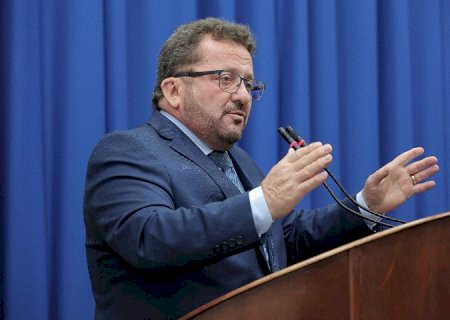 Vereador Laudir solicita tapa-buracos, recapeamento e quebra-molas para atender população