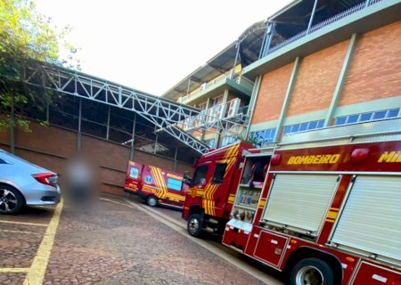 Mulher cai do terceiro andar no poço de elevador em universidade