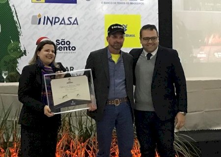 Suplente do fim da fila assume na Câmara