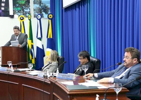 Laudir cobra urgência no asfalto do Jequitibás
