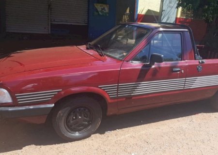 Ford Pampa é furtada no centro de Dourados