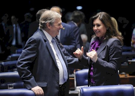 Tasso deve ser vice de Simone e PSDB ainda tem esperanças de tirar André da disputa