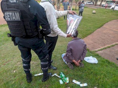 Jovem é preso após furtar facas em loja de Dourados