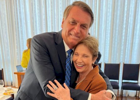 Após virar alvo de bolsonaristas, ex-ministra se reúne com Bolsonaro e elogia Contar