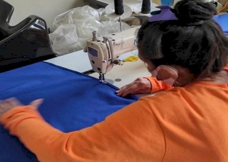 Presídio de Jateí confecciona paramentação cirúrgica para hospital de Dourados