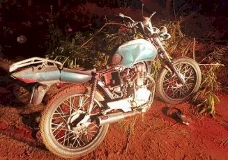 Motociclista morre após bater em galhos de árvores em rodovia