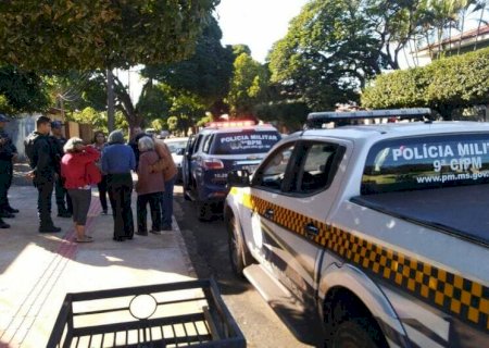 Idosa cai em golpe do falso sequestro, mas polícia consegue impedir transferência bancária