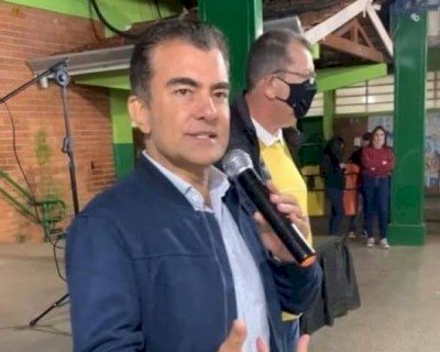 Recurso destinado pelo deputado Marçal garante televisores para escola Vilmar