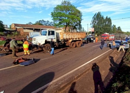 Acidente envolvendo 5 veículos deixa 2 feridos entre o trevo do DOF e da Bandeira
