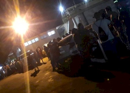 Funcionários de frigorífico passam mal após vazamento de amônia