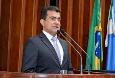 Marçal destaca conquista de contratação de psicólogos e assistentes sociais nas escolas