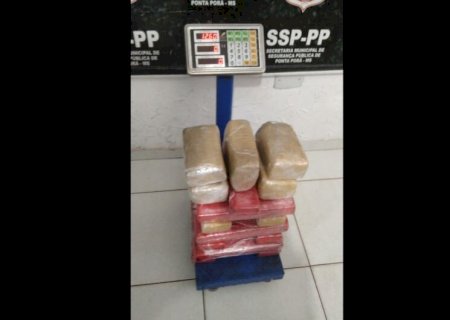 Jovem é preso com 18 tabletes de maconha na fronteira