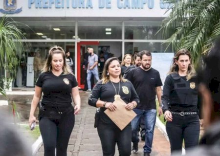 'Batida' na prefeitura apreendeu computadores e documentos