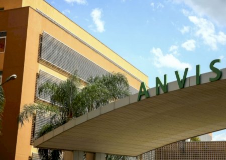 Anvisa alerta sobre uso de substância que contaminou petisco canino