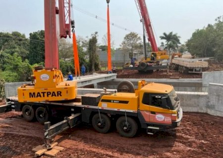 Ponte de R$ 2,3 milhões na rua Hayel Bon Faker deve ficar pronta neste mês