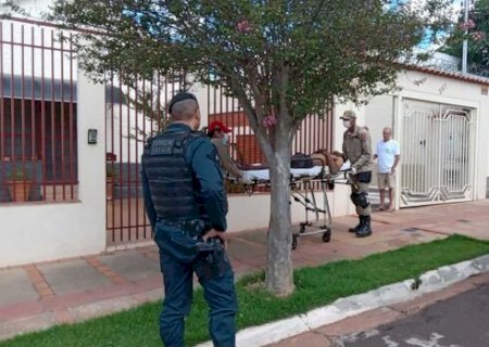 Morador de rua é esfaqueado e passa a madrugada sangrando até ser socorrido