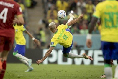Com show de Richarlison, Brasil vence Sérvia por 2 a 0 na estreia na Copa