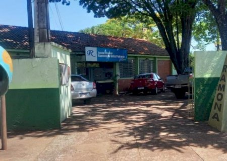 Aluno da Escola Ramona Pedroso Leva Faca Para Sala de Aula