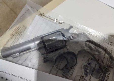 Após perseguição, homem é preso com arma de fogo em Dourados