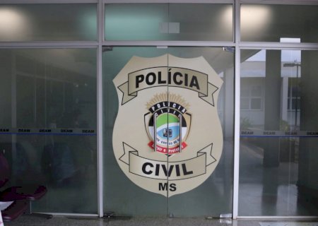 Homem é preso após matar esposa transexual a pauladas na Capital