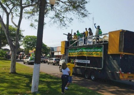 Trio elétrico de manifestantes é apreendido