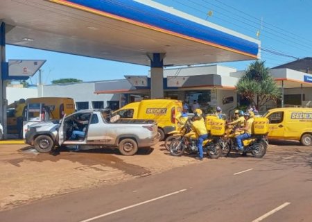 Temendo falta de combustíveis, douradenses lotam os postos nesta sexta-feira
