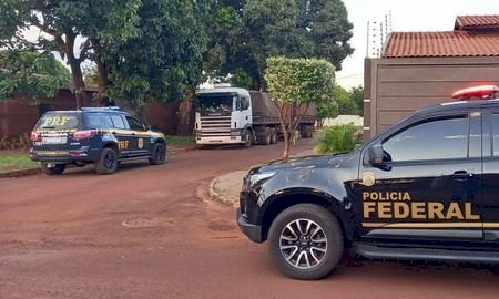 Operação da PFe PRF Apreende Carreta Usada em Barricada de Pneus Queimados em Dourados