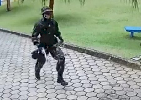 Assassino invade escola e mata aluna e professoras