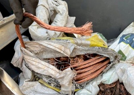 Polícia flagra carga de 15t de fios de cobre com destino a SP e prende quatro