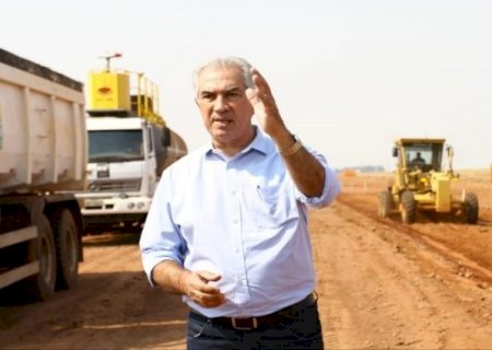 Reinaldo Azambuja 'pisa no acelerador' para entregar obras até o fim do mandato