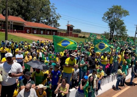 Manifestação no Trevo da Bandeira encerra, mas ‘migra’ para quartel de Dourados