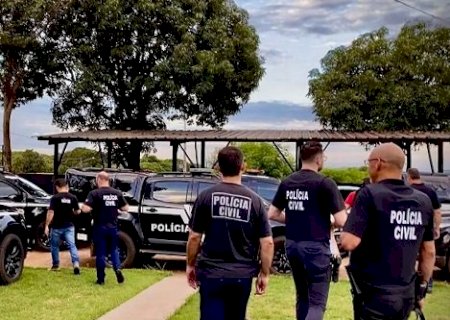 Polícia cumpre mandados contra 'batismo' de menores