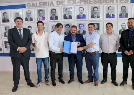 Sindicato Rural de Dourados recebe homenagem na Câmara