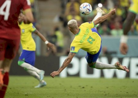 Gol de voleio de Richarlison é eleito o mais bonito da Copa do Catar