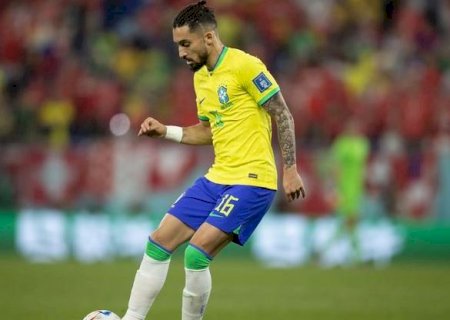 Daniel Alves será o capitão contra Camarões